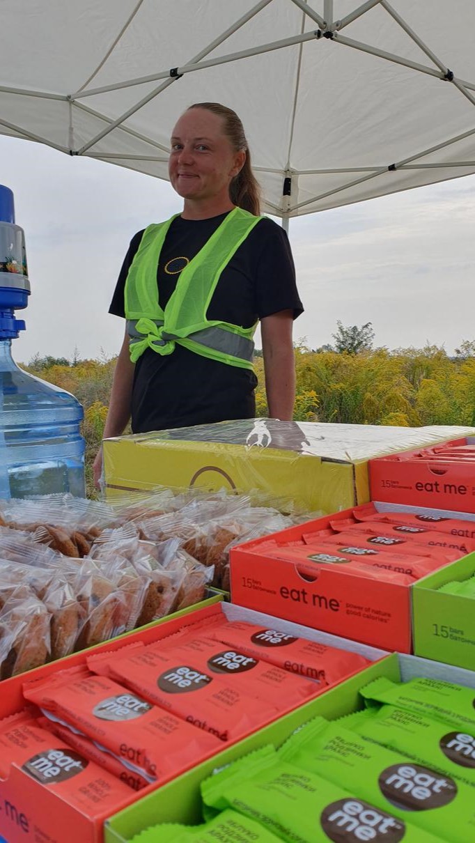 Корисні батончики EatMe стали партнером наймасштабніших благодійних велоперегонів – «Київська Сотка 2024»